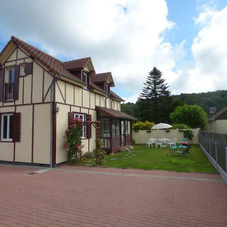 Gite Le Petit Chalet Avec Parking Gratuit Étretat Exterior foto